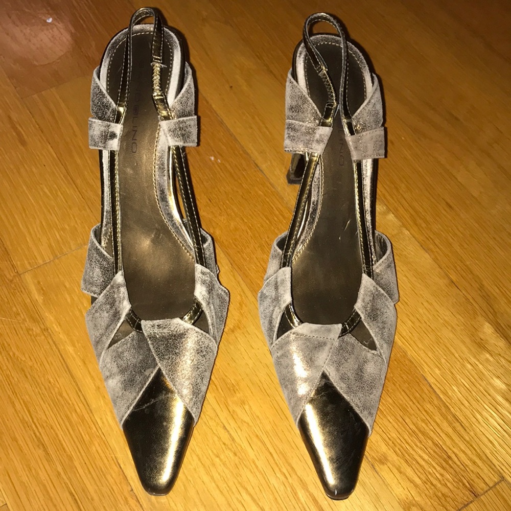 Gold stylish pointy heel